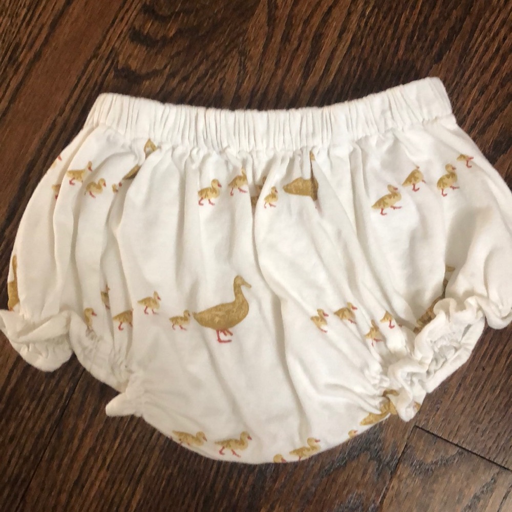 Kate Quinn duck bloomers